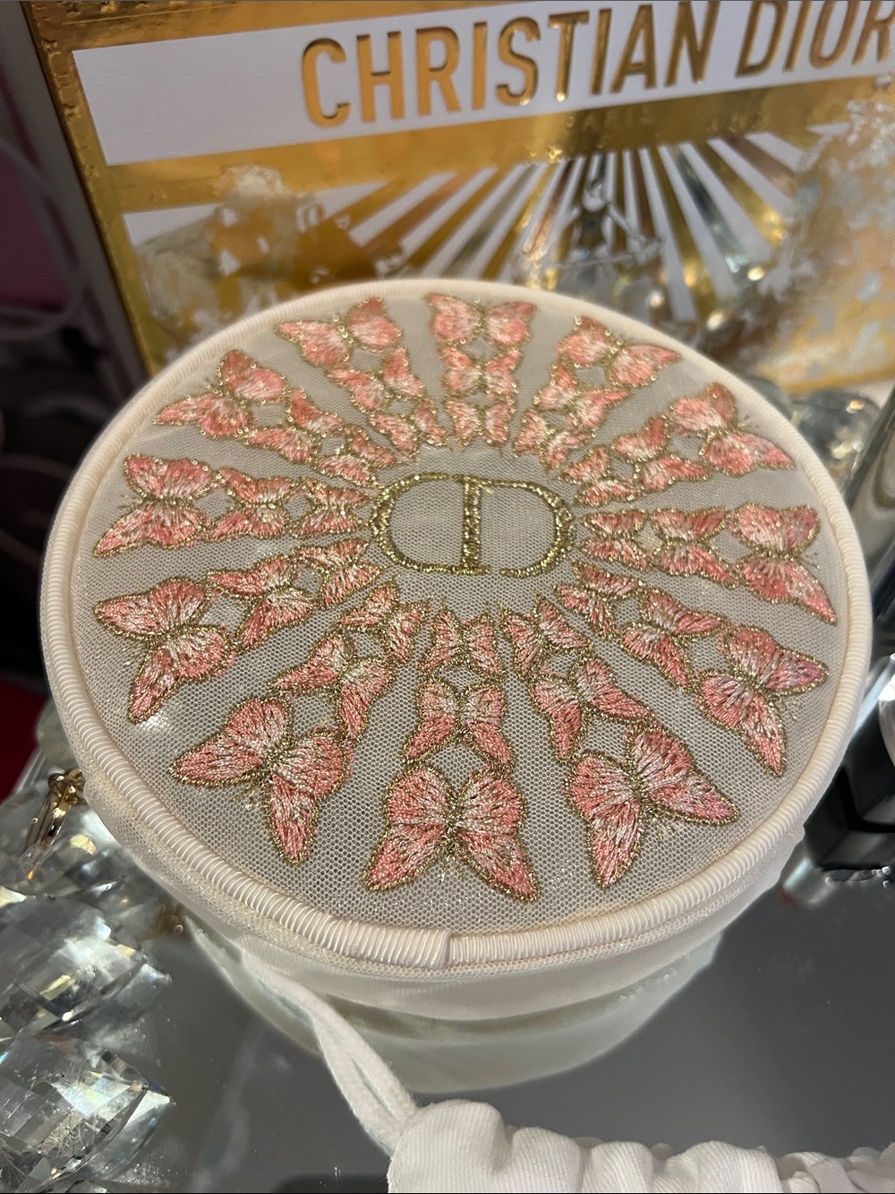 Dior Beauty Set w- Embroidered Pouch -Capture in 1 fl oz- More - Picture 4 of 6